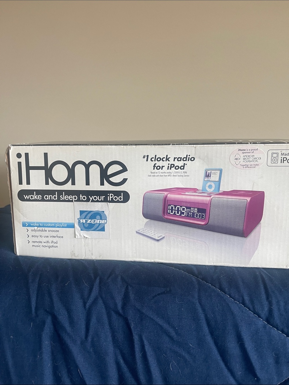 iHome Pink iH9 Clock Radio Dock for iPod with Remote - Picture 3 of 3